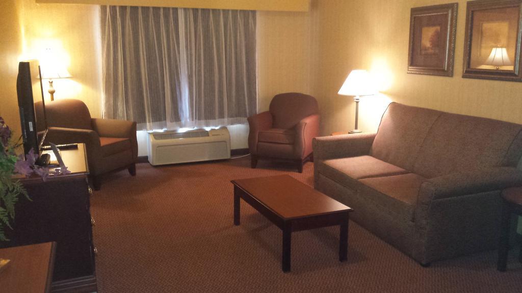 Town & Country Inn And Suites Quincy Dış mekan fotoğraf